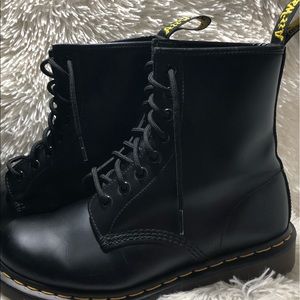 Dr Martens 8-Eye Boot